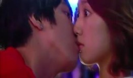 吻戏大全在线观看,浪漫瞬间，甜蜜瞬间，尽在掌握