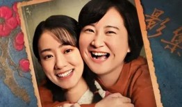 娱乐圈吃瓜爆料模板女主,当红小花旦被曝与神秘富商恋情，背后真相令人震惊！