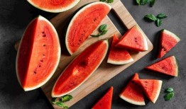 伯爵府吃瓜日常免费下载,免费下载，揭秘贵族生活的秘密