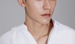 龚俊化妆师爆料视频播放,化妆师视角下的明星日常护肤与造型秘诀