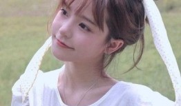 白色的女孩在线观看,探寻神秘少女的奇幻之旅